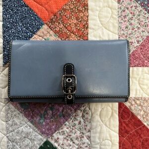 Vintage Coach light and navy blue leather wallet